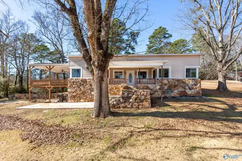 2506 Hillcrest Dr, Gadsden, AL 35904