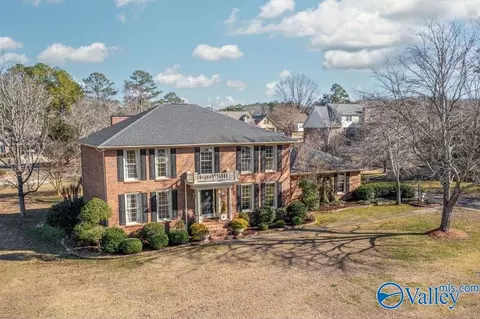 109 Red Barn Rd, Rainbow City, AL 35906