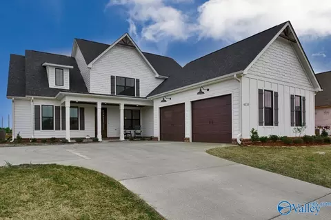 8319 Grayback Blvd, Owens Cross Roads, AL 35763