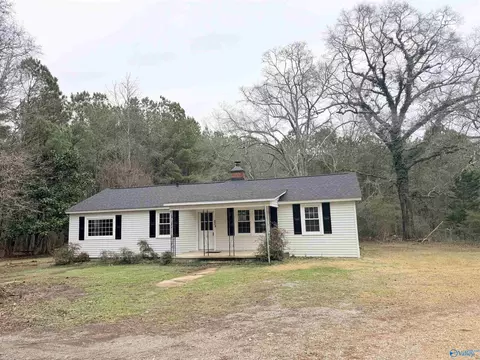331 Pearson Rd, Hokes Bluff, AL 35903