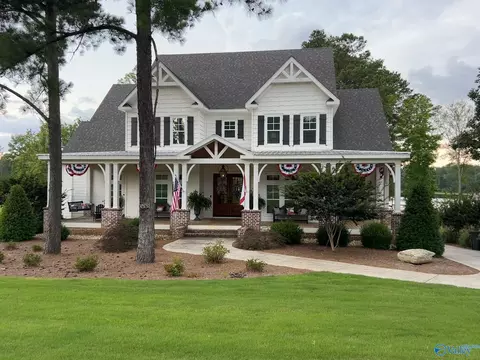 655 Goose Pond Island Dr, Scottsboro, AL 35769