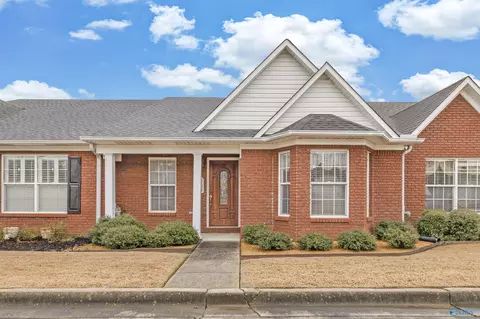734 Martin St, Hartselle, AL 35640