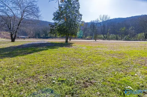 557 Cap Adkins Rd, Huntsville, AL 35803