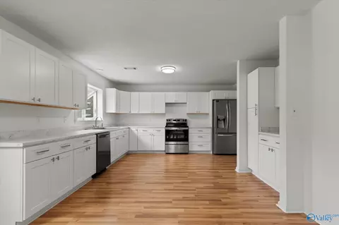 Kitchen - 8565 Curtis Rd, Athens, AL 35614 photo 3 of 3