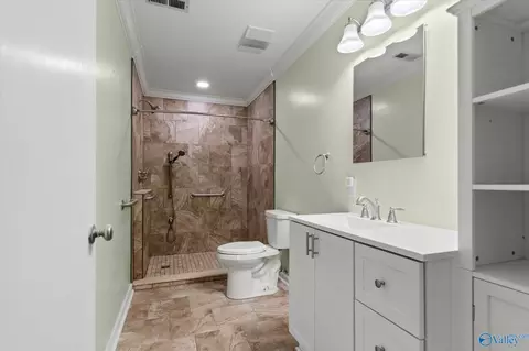 Bath - 8565 Curtis Rd, Athens, AL 35614 photo 1 of 1