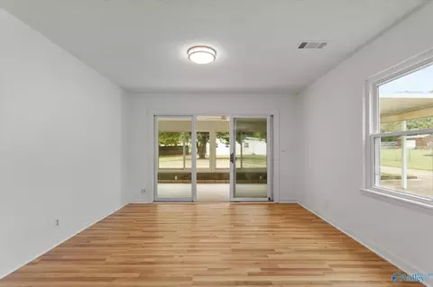 Living - 8565 Curtis Rd, Athens, AL 35614 photo 1 of 5