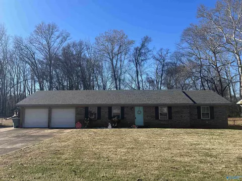 229 Mary Lee Dr, Florence, AL 35634
