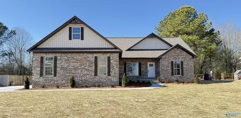 270 Kayla Cir, Boaz, AL 35957