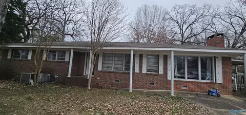 115 Stevenson Dr, Guntersville, AL 35976