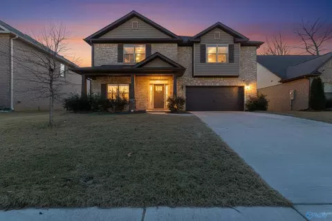 152 Kingswood Dr, Huntsville, AL 35806