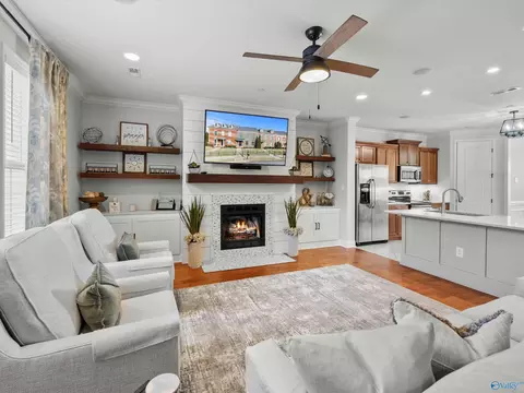 118 Park Square Ln, Madison, AL 35758