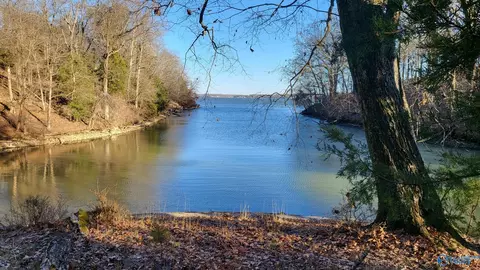 26 Highland Cv, Florence, AL 35634