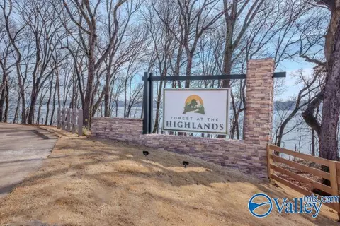 528 Highland Cv, Florence, AL 35634