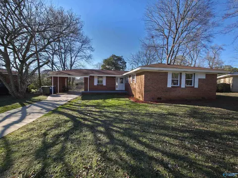 2105 La Salle Rd, Huntsville, AL 35810