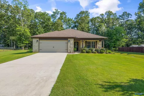 119 Breezy Brook Ln, Ardmore, AL 35739