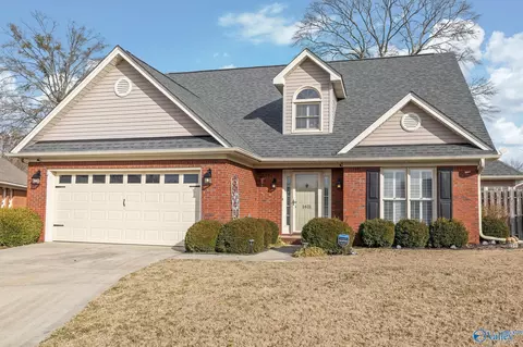 1611 Stone River Pl, Decatur, AL 35603