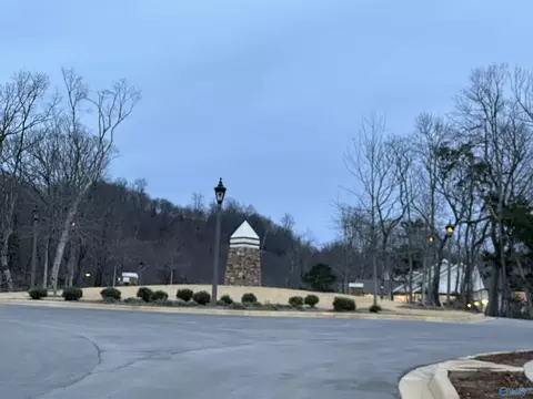 6 South Rdg, Huntsville, AL 35802
