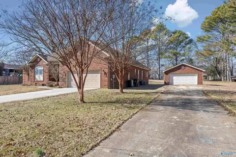 34 Sharon Ave, Trinity, AL 35673 photo 4