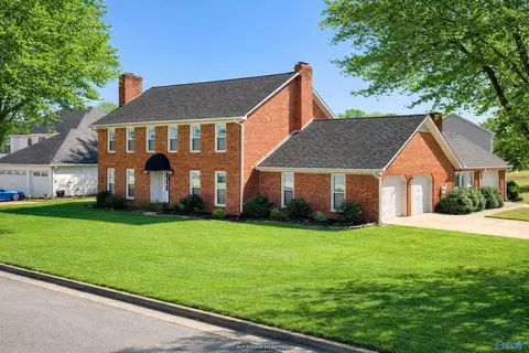2219 Carleton Dr, Decatur, AL 35603