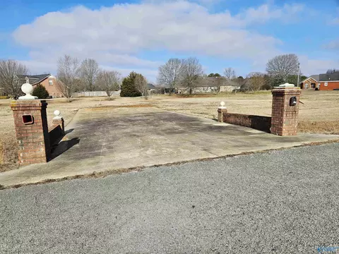 70 County Road 498, Trinity, AL 35673 photo 1
