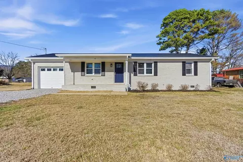 93 Short St, Woodville, AL 35776