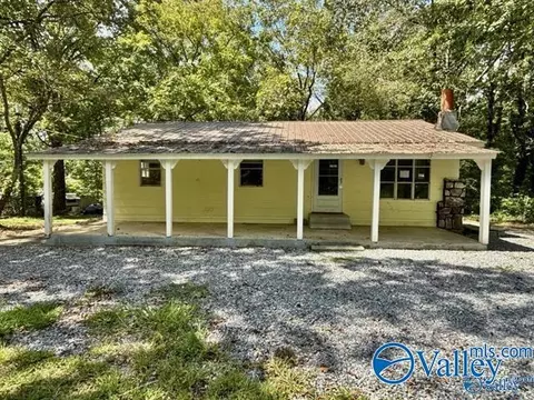 87 Flat Top Cir, Scottsboro, AL 35768