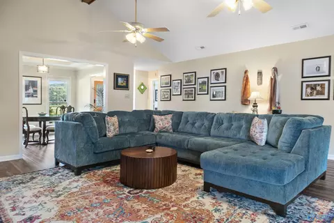 Living - 197 Terry Ln, Trinity, AL 35673 photo 2 of 8