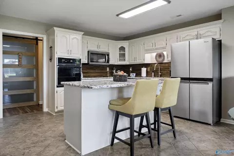Kitchen - 197 Terry Ln, Trinity, AL 35673 photo 2 of 4