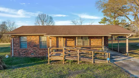 299 Joe Hope Dr, Geraldine, AL 35974