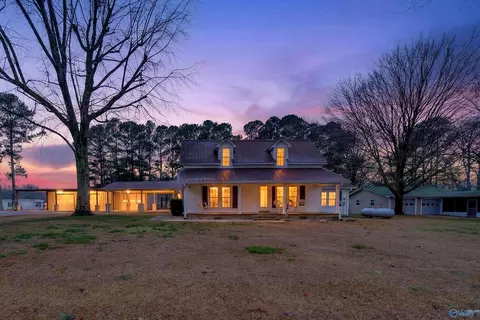 744 Loveless Rd, Hazel Green, AL 35750