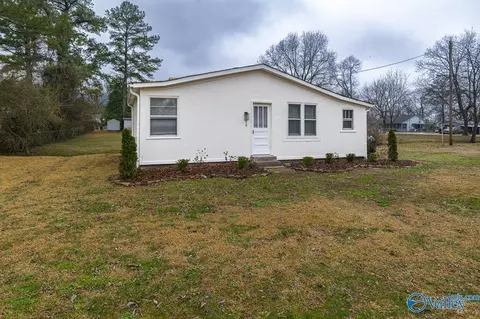 139 2nd St, Gurley, AL 35748