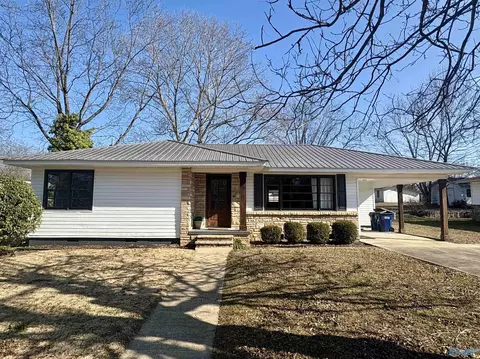 604 4th St, Arab, AL 35016