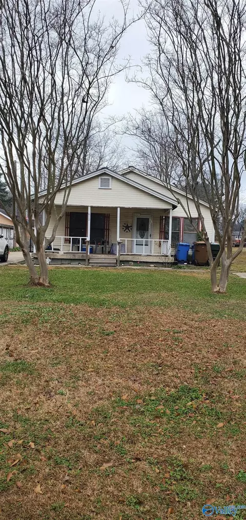 612 NW Stewart St, Hartselle, AL 35622