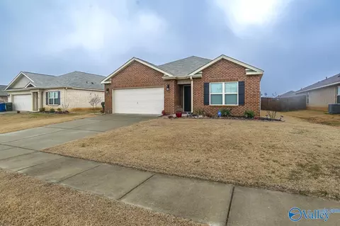 112 Oliver Ct, Hazel Green, AL 35750