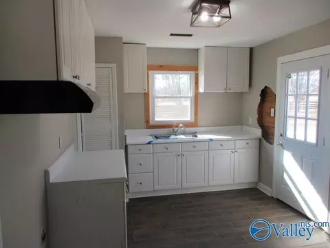 Kitchen - 78 John Johnson Rd, Trinity, AL 35673 photo 2 of 2