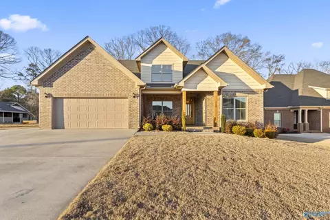 3006 Lisa Ln, Decatur, AL 35603