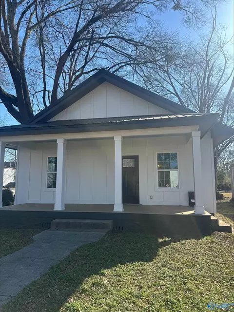 1009 Johnston St, Decatur, AL 35601