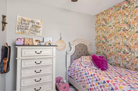 Bedroom - 89 Bearden Dr, Grant, AL 35747 photo 7 of 8