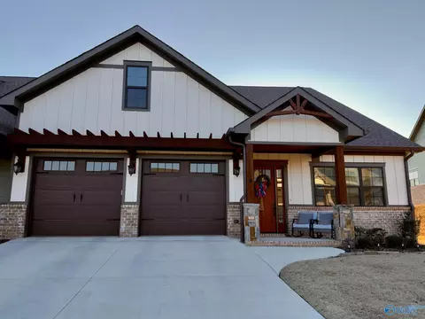 148 Whistling Straits Way, Guntersville, AL 35976