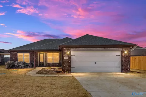 225 Maggie Mance Ln, Harvest, AL 35749
