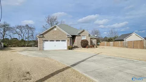 16235 Kyle Moran Dr, Athens, AL 35614