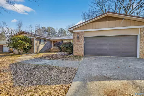 108 S Hawk Dr, Rainbow City, AL 35906