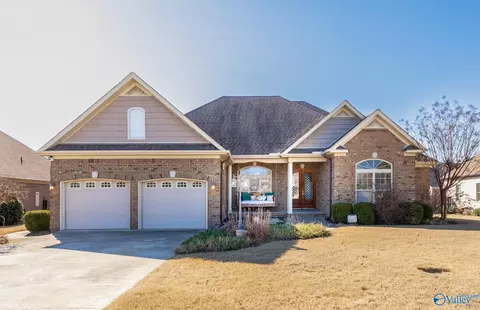 22932 Ledges Dr, Athens, AL 35613