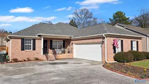 405 E Charlotte Ave, Scottsboro, AL 35768