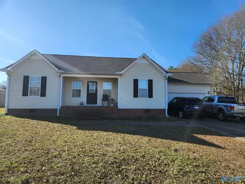 40 Walley Dr, Arab, AL 35016
