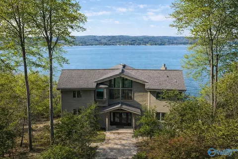 1513 Amber Ln, Guntersville, AL 35976