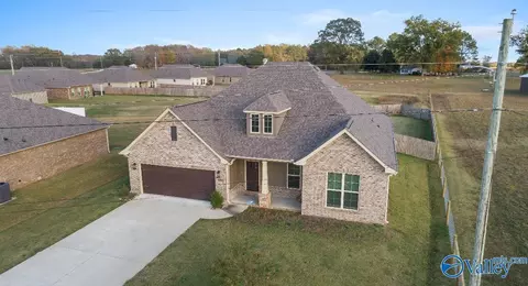 20942 E Limestone Rd, Toney, AL 35773