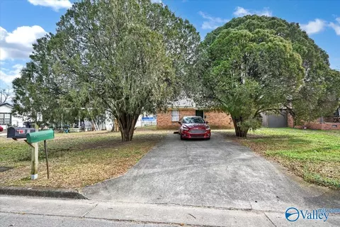 410 11th Ave, Decatur, AL 35601