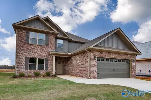 142 Old Forest Rd, Meridianville, AL 35759