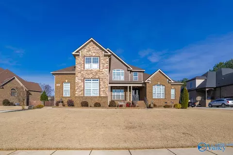 123 Forest Ridge Dr, Huntsville, AL 35806